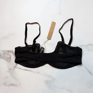 NWT Skims Ultra Fine Mesh Strapless Bra thumbnail 4