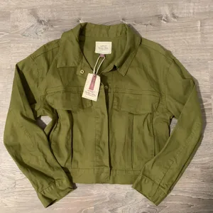 NWT Olive Green Crop Jacket thumbnail 1