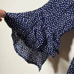 Express Women Navy Blue‎ Polka Dot Top Blouse Off Shoulder size S thumbnail 3
