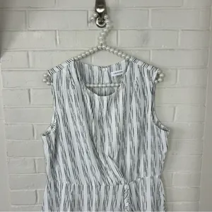 Calvin Klein White & Black Striped Drape Twist Front Dress Size 12 thumbnail 4