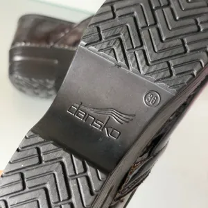 Dansko Women’s Black/Gray Marbled Patent Leather Slip-On Clogs EU 36 thumbnail 8