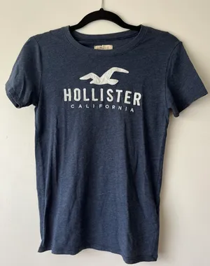 Hollister T-Shirt thumbnail 1