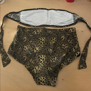 Free with Bundle New Women’s Leopard Print Bikini Set High rise size Large thumbnail 9
