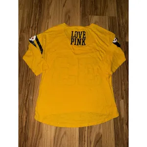 Victoria's Secret PINK Yellow Pittsburgh Steelers V-Neck T-Shirt XS thumbnail 3