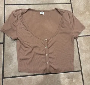 Aritzia Sunday Best Light Brown Holly Button Front Scoop Neck Ribbed Crop Tee thumbnail 1