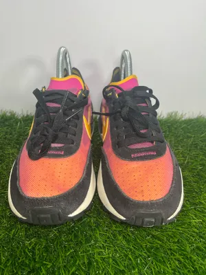 Nike Waffle One Active Fuchsia Yellow Black Women’s Size 5.5 thumbnail 2