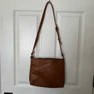 Universal Threads Tan Leather Bag thumbnail 10