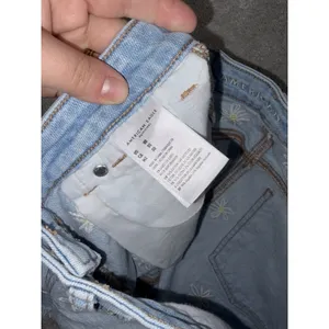 American Eagle Women's‎ Mom Shorts Size 00 Embroidered Daisies thumbnail 4