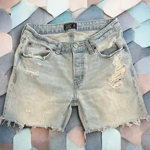 ABERCROMBIE & FITCH Women’s Ames Low Rise Slim Boyfriend Denim Shorts 00R/24 thumbnail 1