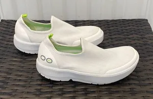Oofos Sneakers women’s size 7 White thumbnail 1