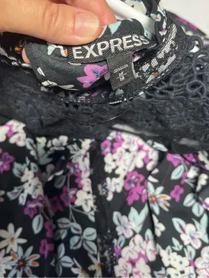 NWOT Express Floral Dress High Neck Lace Detail front slit size M thumbnail 5