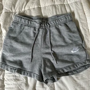 Sweatshorts thumbnail 1
