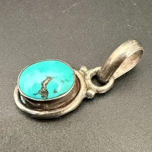 Vintage 925 Sterling Silver Oval Cabochon Turquoise Southwestern Pendant 2.3g. thumbnail 6