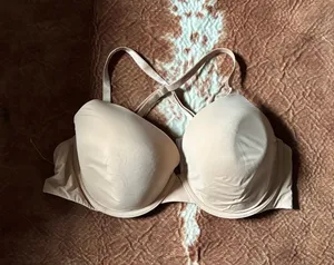 Victoria's Secret T-shirt lightly lined full coverage bra size 38C No flaws thumbnail 1