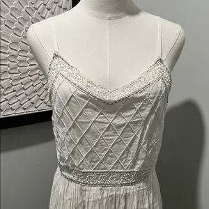Magic White Lace Maxi Dress thumbnail 2