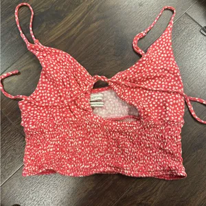 Urban Outfitters Red and‎ White Floral Crop Top thumbnail 1