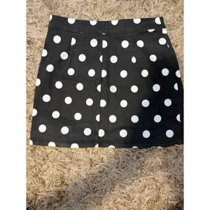 Forever 21 Black and White Polka Dot Skirt Size XS thumbnail 4