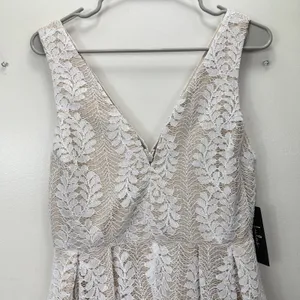 NWT‎ Lulus All of My Heart White Lace Sleeveless Skater Flare Dress MEDIUM thumbnail 6
