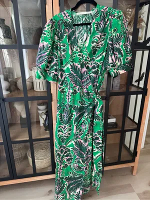 Marie Oliver Rita midi dress wrap kelly green print puff sleeve tie front cotton thumbnail 2