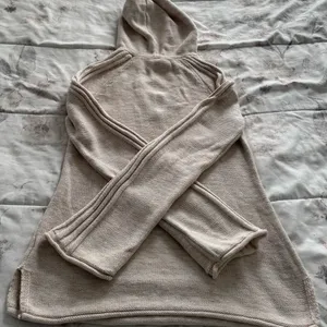 Roxy Cream cable Knit Hooded V-neck kangaroo pocket Sweater, size M outdoor thumbnail 14