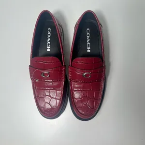 Coach Jocelyn Croc Embossed Dark Ruby Red Leather Slip On Penny Loafers Flats thumbnail 6