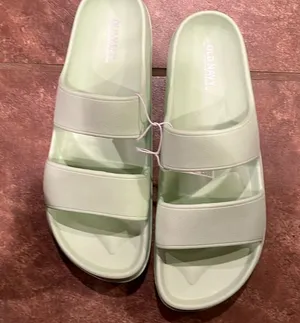 Old Navy slides thumbnail 1