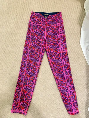 Lilly Pulitzer Luxletic Weekender High Rise Leggings Passion Fruit Pink Star thumbnail 6