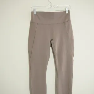 Nike Women's Size Medium Universa Dri-FIT Leggings Mocha Brown High Rise Pockets thumbnail 2
