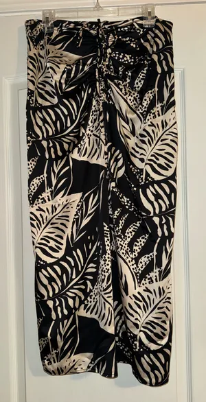 Target future collective alani noelle Tropical palm leaf Skirt Black & Cream NWT thumbnail 3