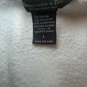 Vintage Abercrombie & Fitch Y2K White Full-Zip Hoodie with Gold Script Logo‎ thumbnail 3