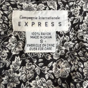 Express Vintage 90s Black White Floral Rayon Button Front Romper‎ Small Romantic thumbnail 6