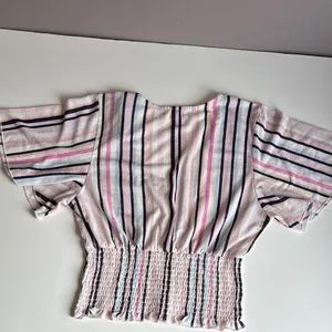 Striped V thumbnail 3