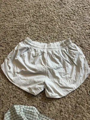 Lululemon Shorts Hotty Hot thumbnail 2
