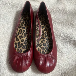 Gianni Bini Red Leather Pleat It Ballet Flat thumbnail 2