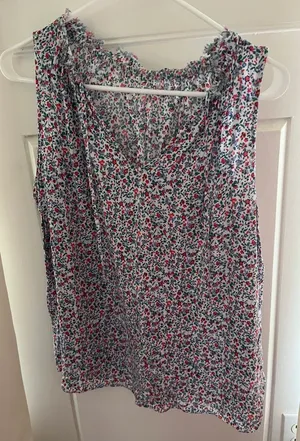 GAP Flowered Sleeveless Blouse Size M thumbnail 1