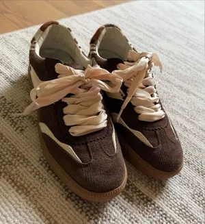 Dolce vita sneakers Size 7.5 thumbnail 1