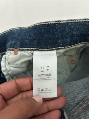 Mother | the insider crop step chew jeans in dancing on coals wash thumbnail 10