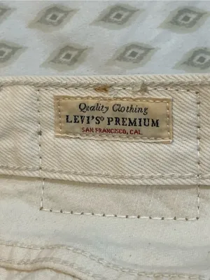 Levi's White Denim High-Rise Shorts thumbnail 6