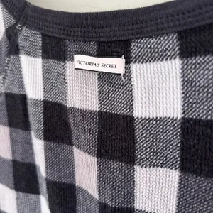 Victoria's Secret Size Medium Plaid Round Neck Long Sleeve Pajama Top Sleepwear thumbnail 7