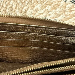 Marc‎ Jacobs Quilted Metallic Bronze Leather Zip Around Continental Wallet thumbnail 13