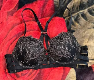 Victoria's Secret Bra thumbnail 1