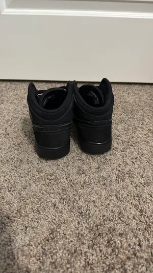 Jordan 1 Mid thumbnail 4