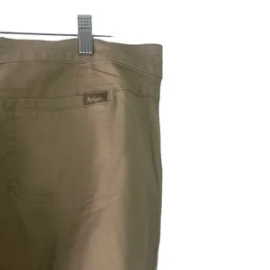 Woolrich Women's‎ Size 12 Khaki Casual Straight Pants thumbnail 6