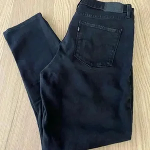 Levis 311 Shaping Skinny Black Wash Jeans Sz 29 thumbnail 4