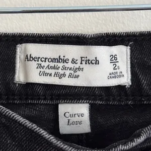 Abercrombie & Fitch The Ankle Straight Utra High Rise Jeans Size 2 Short / 26 thumbnail 3