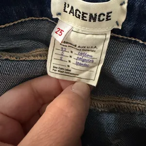 L’AGENCE distressed knee jeans size 25‎ thumbnail 6