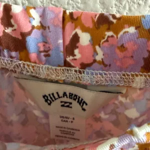 NWT Billabong Hang Loose Pant Pink Abstract Floral Flare Pants Small thumbnail 8