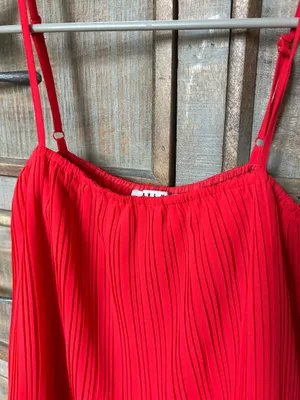 Red flowy top thumbnail 2