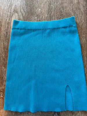 Klassy Network Klesis Mini Mock Neck Long-Sleeve Ribbed Top and the matching Ribbed Mini Skirt with Side Split thumbnail 4