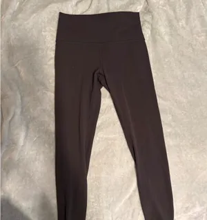 Lululemon Wunder Train High-Rise 28" Leggings thumbnail 2